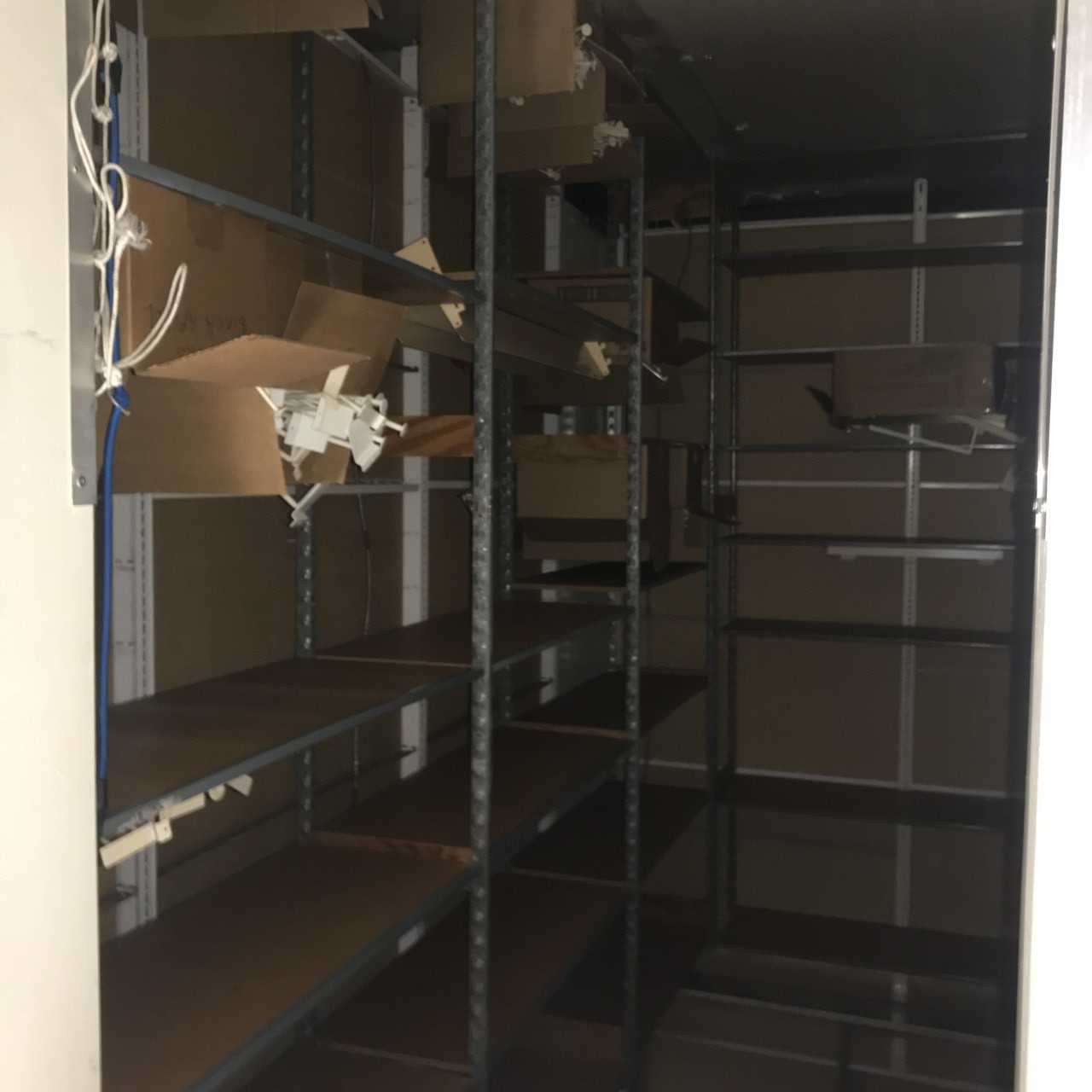 LOT OF METAL SHELVING - 7 SECTIONS - SHELVING