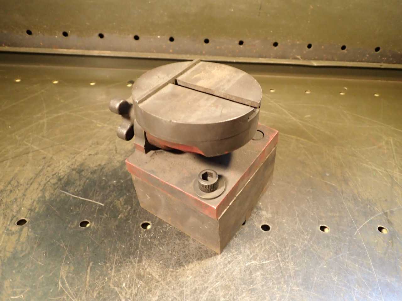 Geometric Style A Chaser Grinding Sharpening Fixture, Used In Good Condition - HOLEMAKING TOOLS