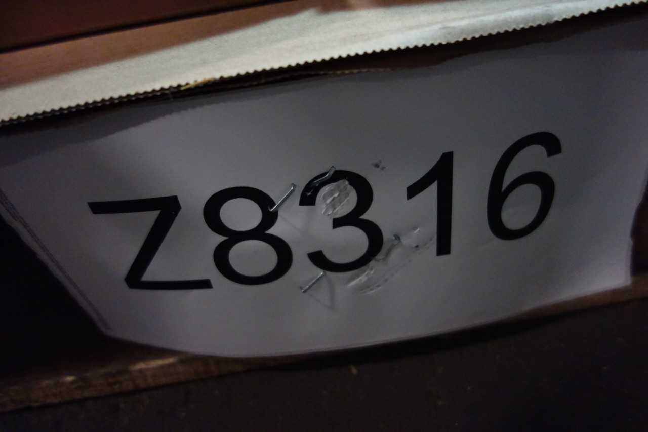 1 PALLET OF ASSORTED MOLDED CASE CIRCUIT BREAKERS- FUJI, MITSUBISHI, CUTLER-HAMMER - CIRCUIT BREAKERS