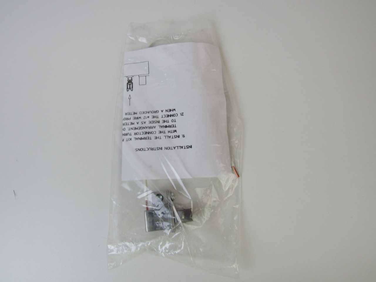 Lot of Quantity 35x ARP00035CHJ Lugs - ELECTRICAL COMPONENTS