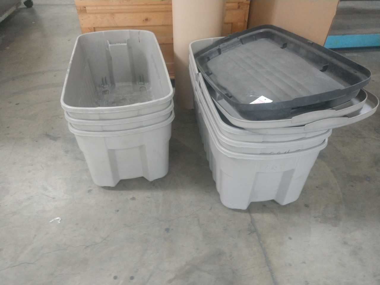 Plastic Containers (LOT) - MISCELLANEOUS
