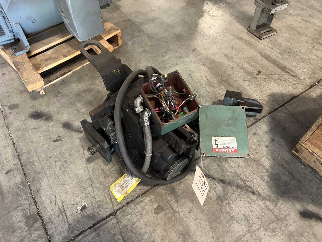 Lot of 5 motor and gear boxes - ELECTRIC MOTORS