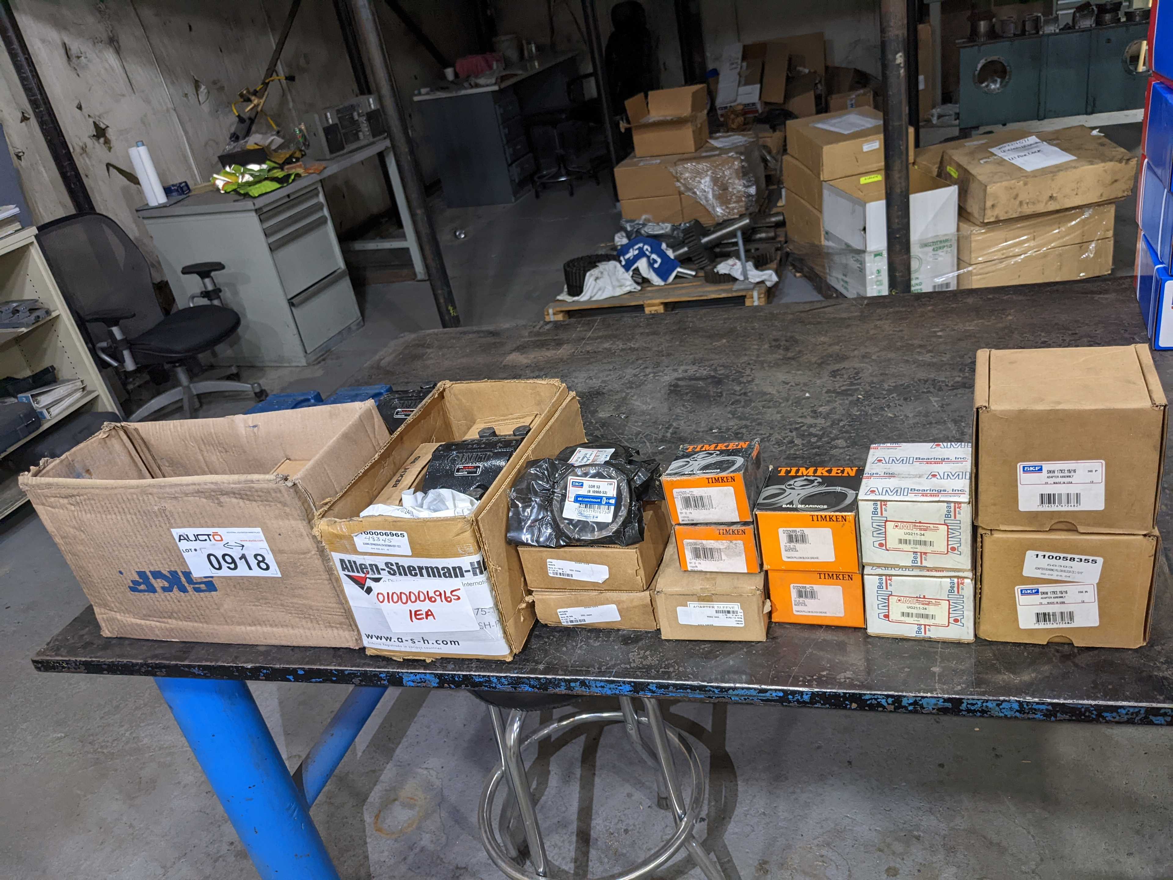 LOT OF BEARINGS AND ACCESSORIES - BEARINGS LOT OF BEARINGS AND ACCESSORIES - BEARINGS