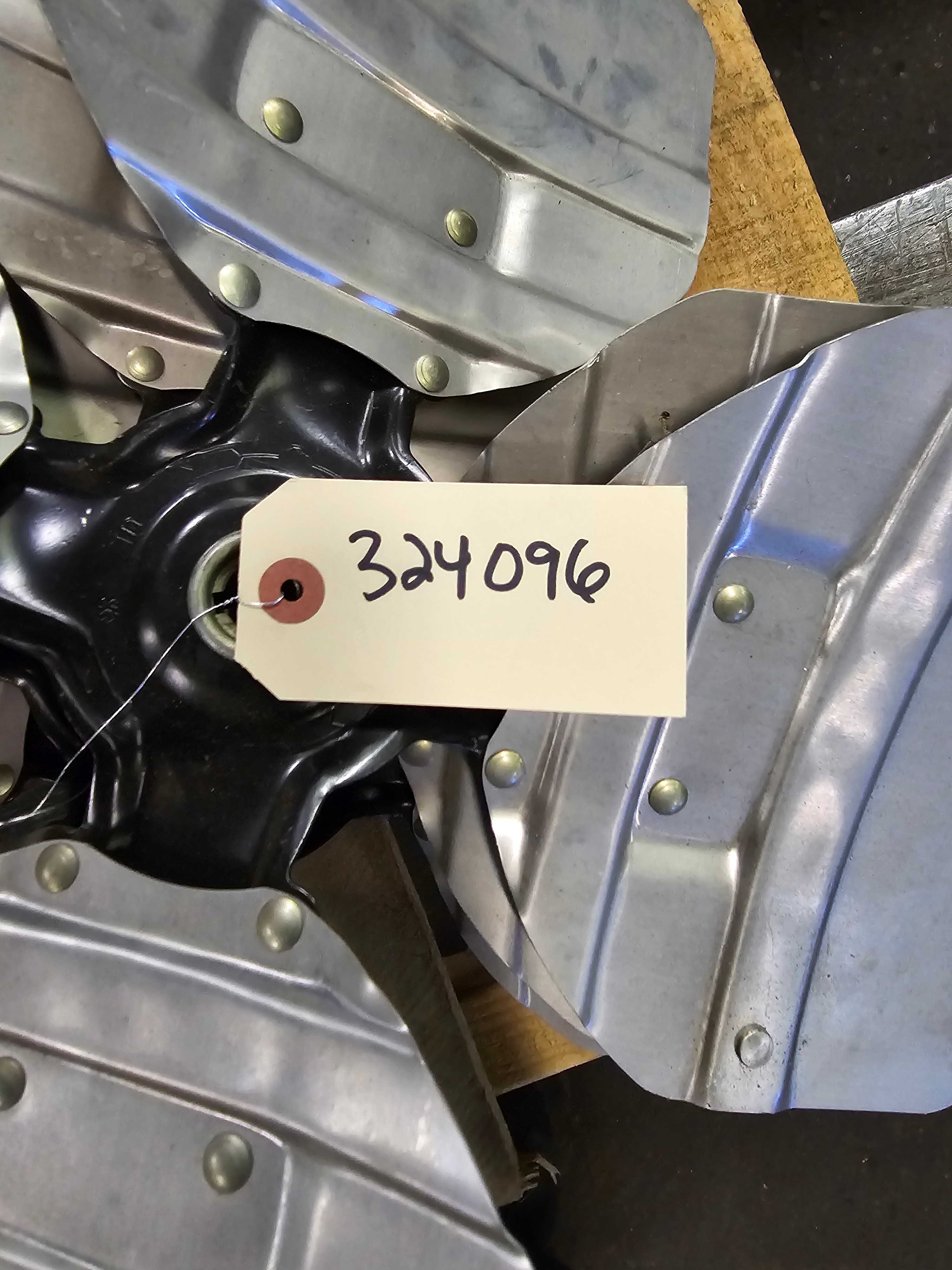 LOT OF 18" FAN BLADES - INDUSTRIAL PARTS