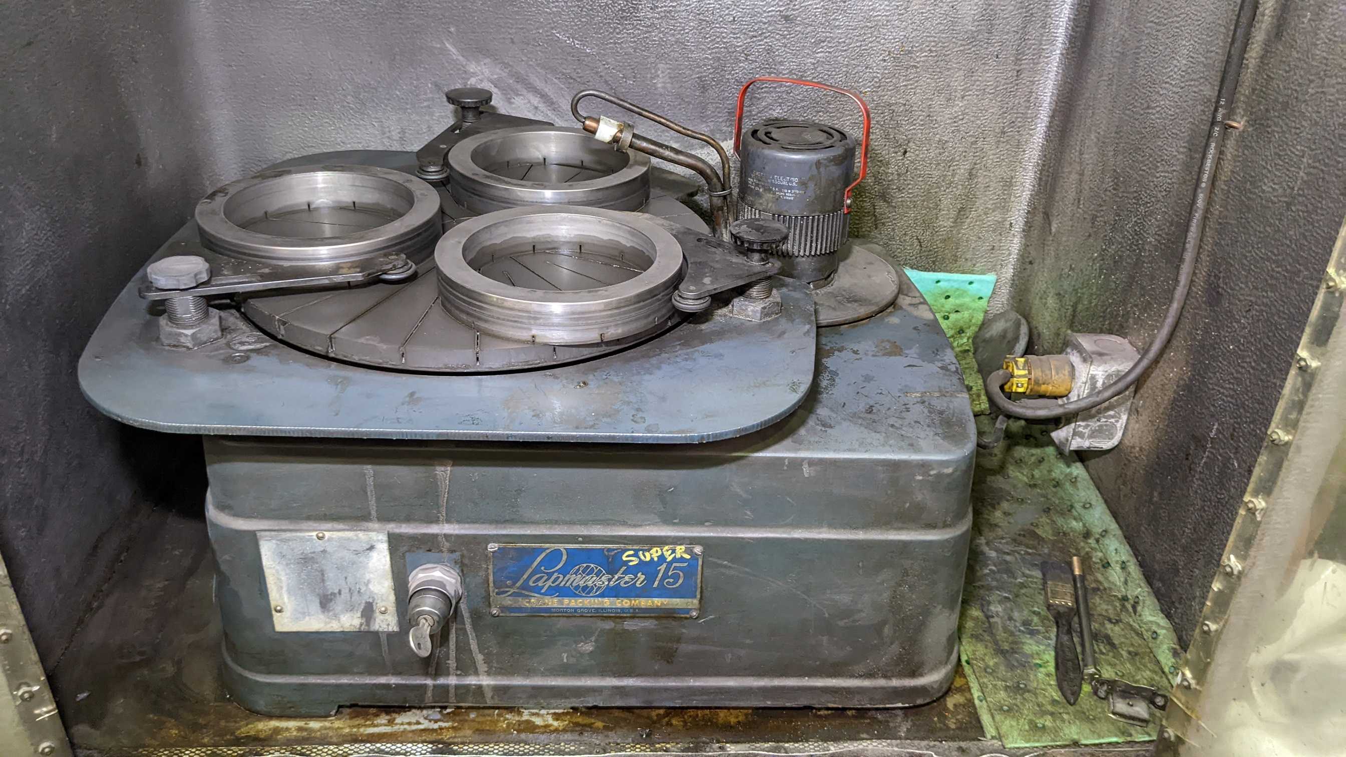 LAPMASTER LAPPING MACHINE - POLISHING MACHINES
