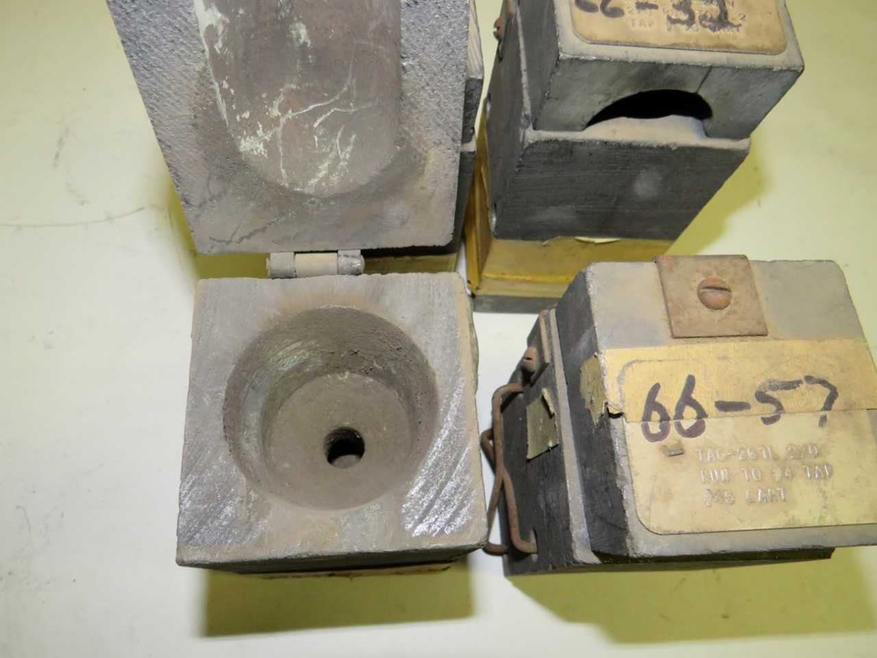 LOT OF 4 CADWELD 2/O RUN & TAP MOLD - HAND TOOLS