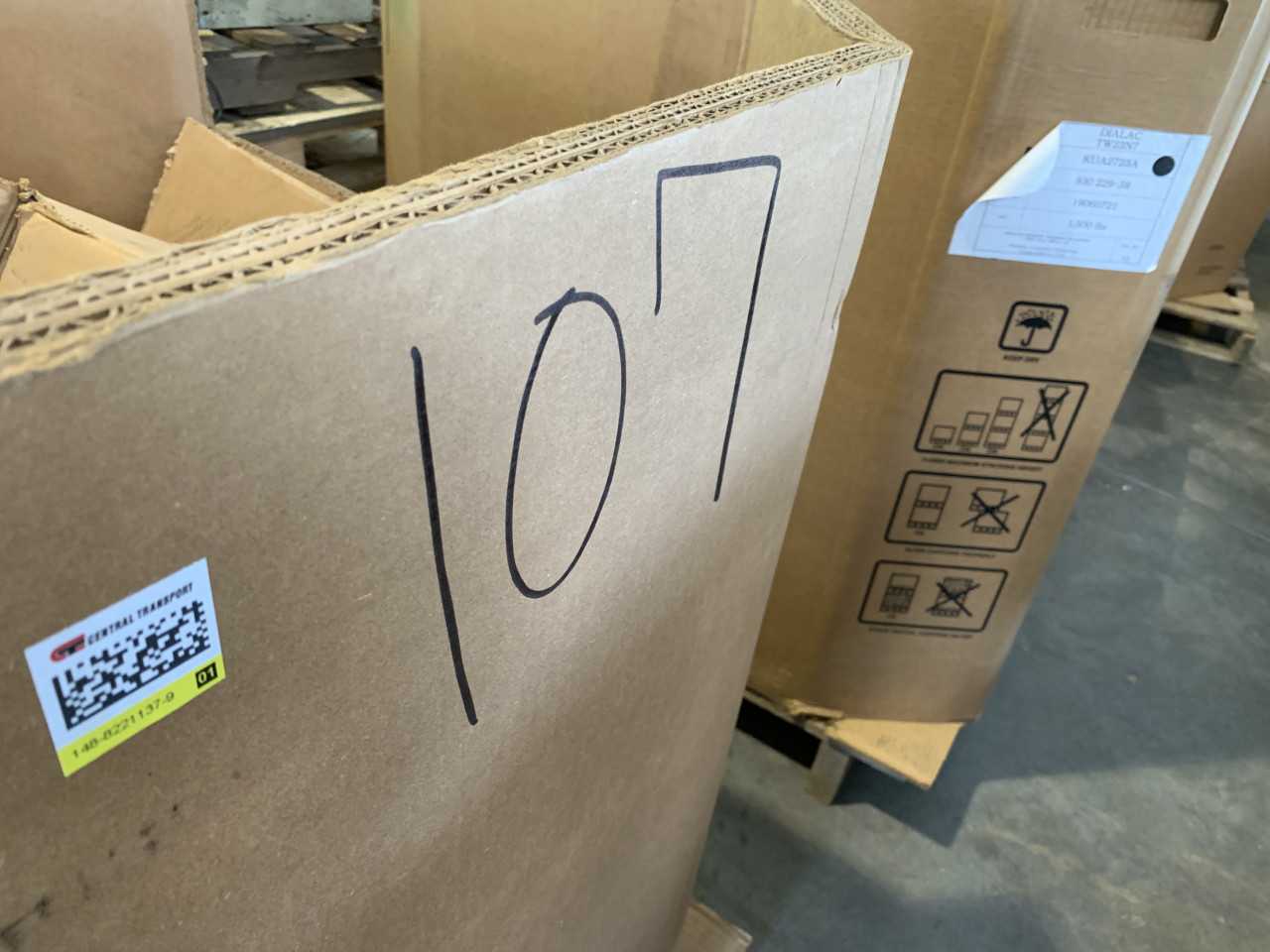 CRATE OF MISC. ELECTRICAL AUTOMATION EQUIPMENT GENERAL ELECTRIC ETC. - ELECTRICAL COMPONENTS