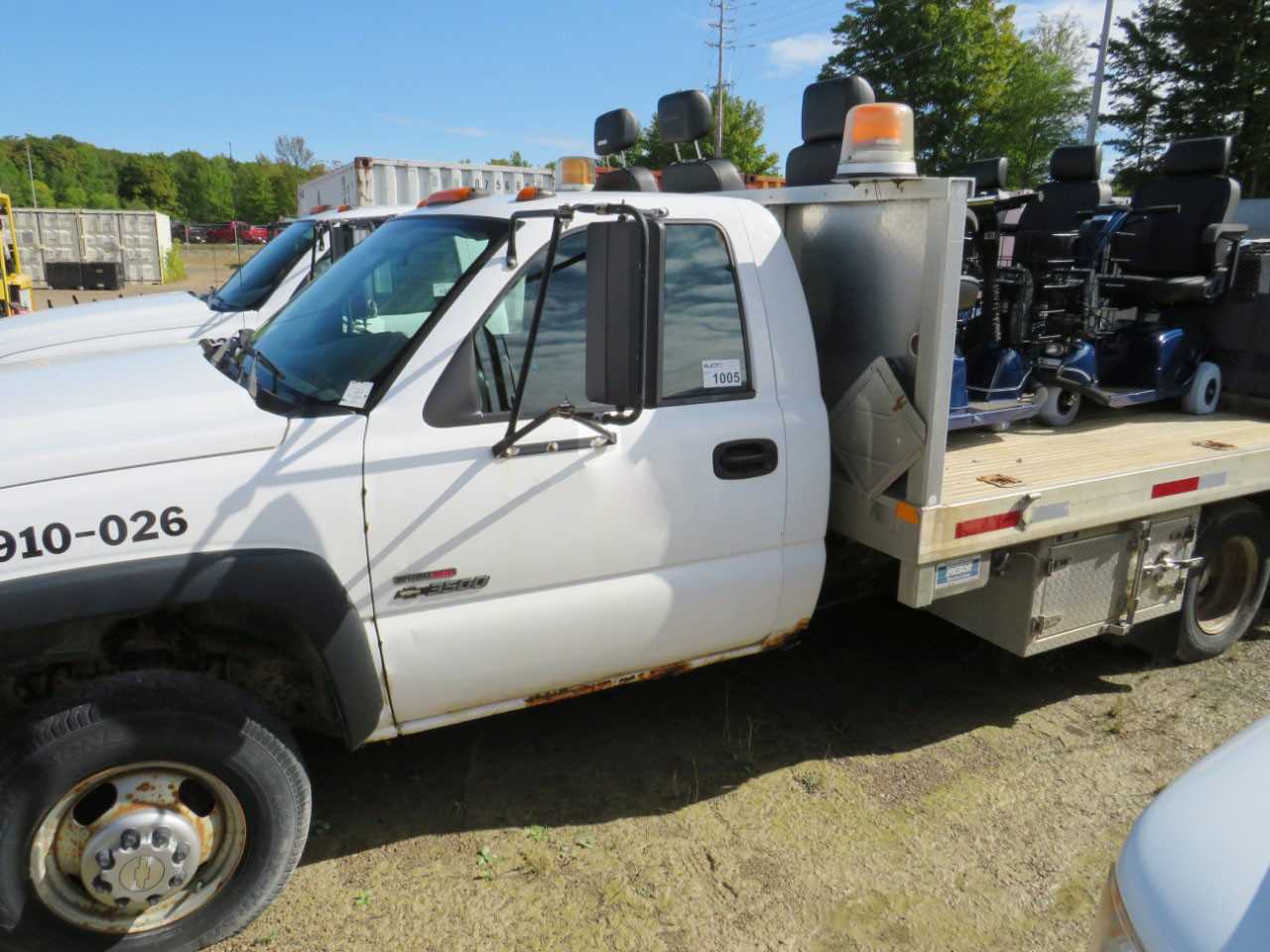 2005 CHEVROLET SILVERADO 3500 4X4 PICKUP DUALLY TRUCK - HYDRO EXCAVATOR TRUCKS