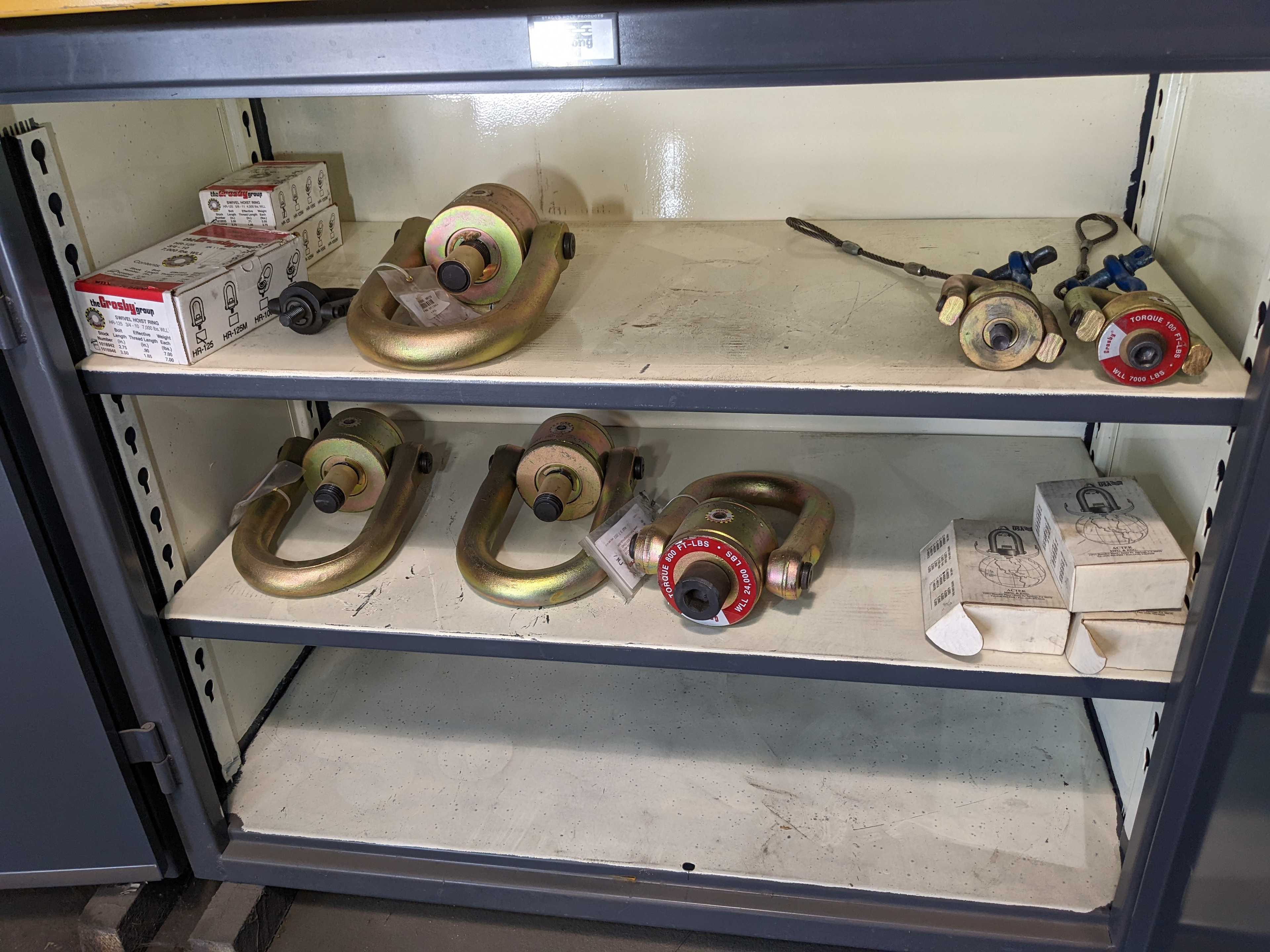 CABINET WITH CONTENTS - LIFTING EQUIPMENT