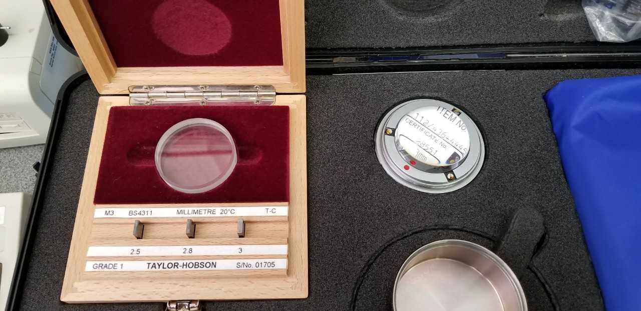 Taylor Hobson Roundness Checker - METAL INSPECTION EQUIPMENT