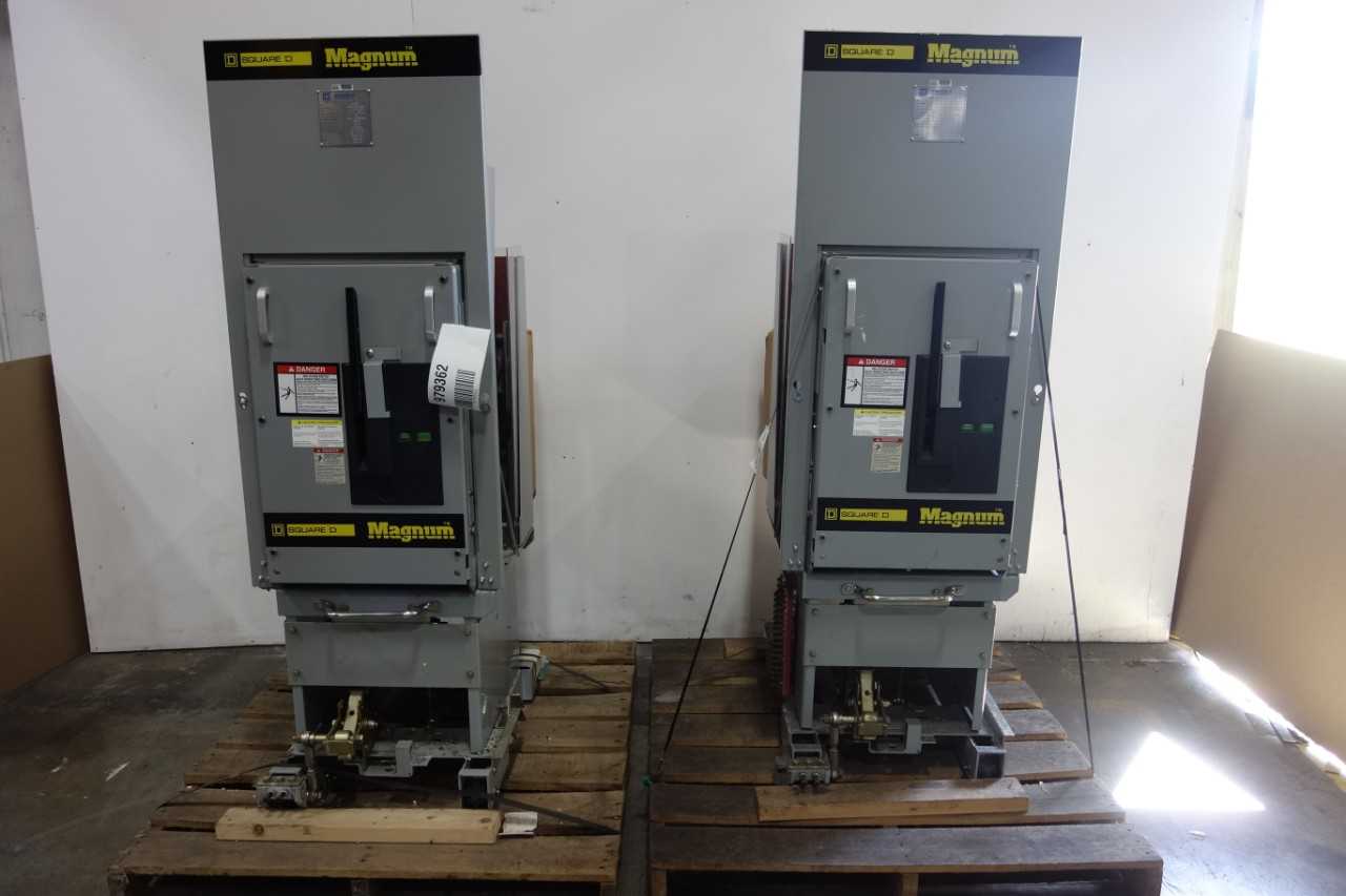 LOT OF 2 SQUARE D VACUUM POWER BREAKERS - CIRCUIT BREAKERS