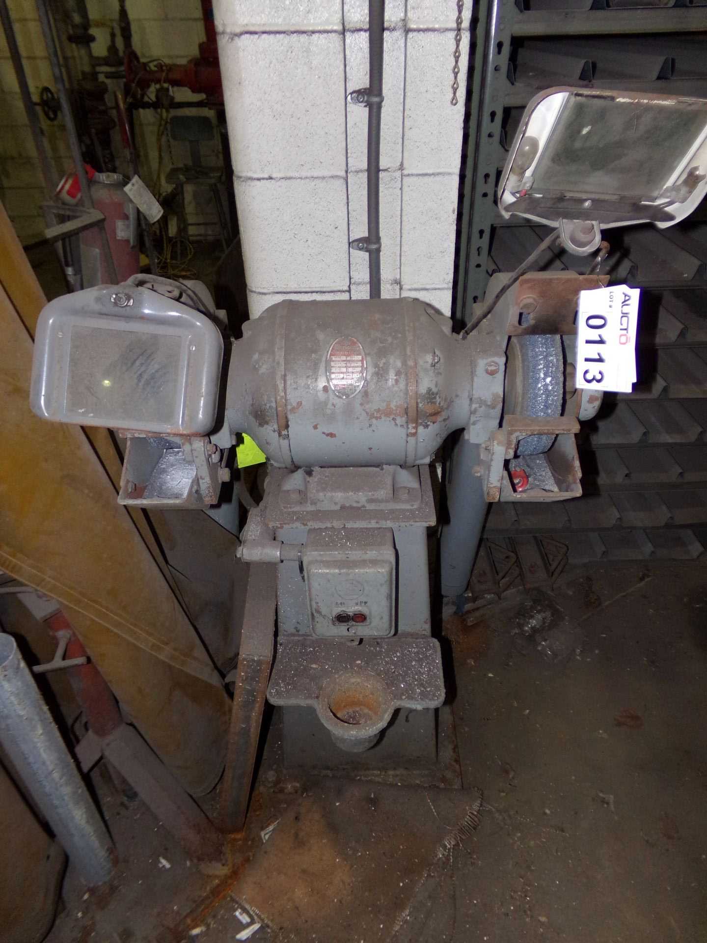 Cincinnati 105 Grinder - GRINDING MACHINES