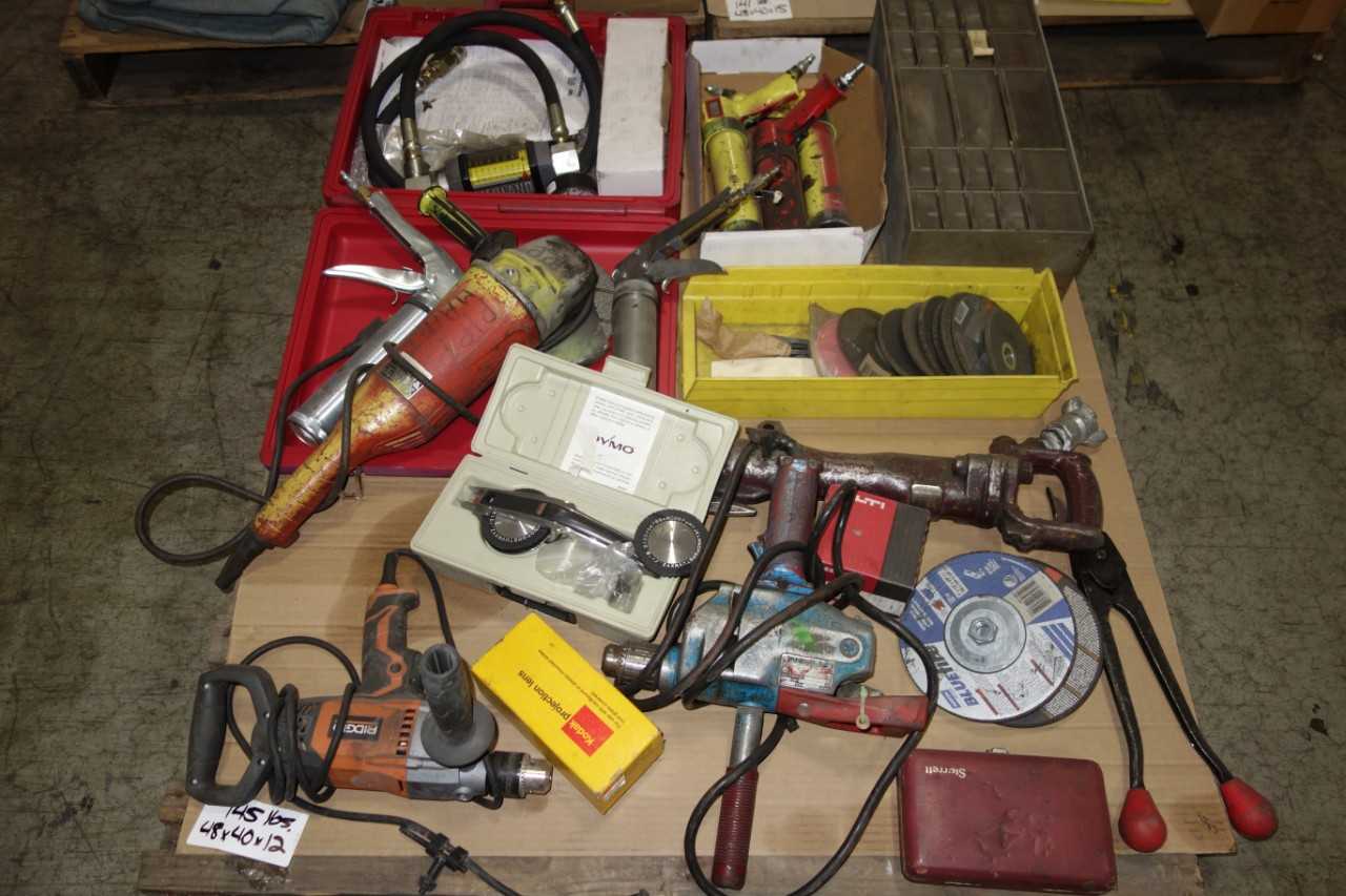 3 PALLETS OF SHOP SUPPLIES - LIGHTING