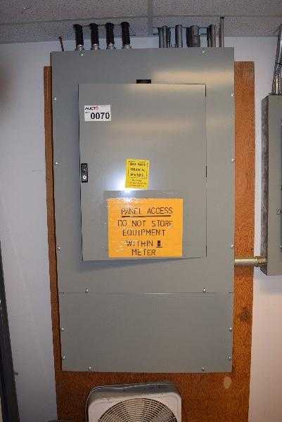 WESTINGHOUSE BREAKER DISTRIBUTION PANEL CDP 600 A 120/208 VAC - MISCELLANEOUS WESTINGHOUSE BREAKER DISTRIBUTION PANEL CDP 600 A 120/208 VAC - MISCELLANEOUS