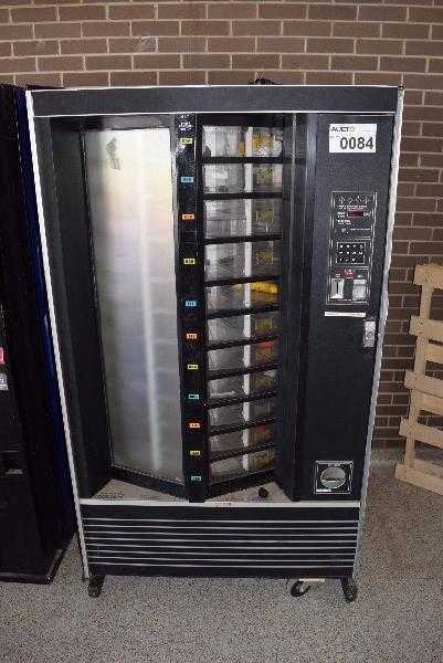 ROWE INTERNATIONAL SHOWCASE SNACK VENDING MACHINE - MISCELLANEOUS ROWE INTERNATIONAL SHOWCASE SNACK VENDING MACHINE - MISCELLANEOUS