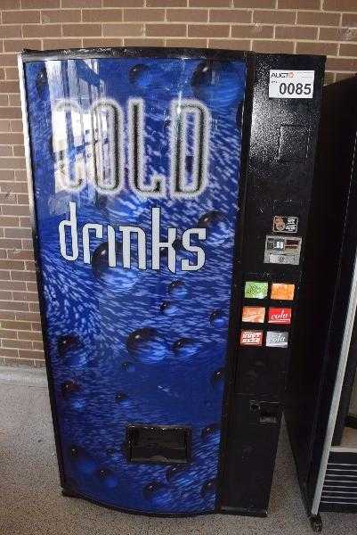 DIXIE-NARCO DNCB 360R/210-6 COLD DRINK VENDING MACHINE - MISCELLANEOUS DIXIE-NARCO DNCB 360R/210-6 COLD DRINK VENDING MACHINE - MISCELLANEOUS