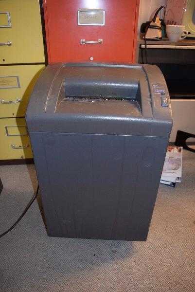 GBC SHRED MASTER 2260X PAPER SHREDDER - MISCELLANEOUS GBC SHRED MASTER 2260X PAPER SHREDDER - MISCELLANEOUS