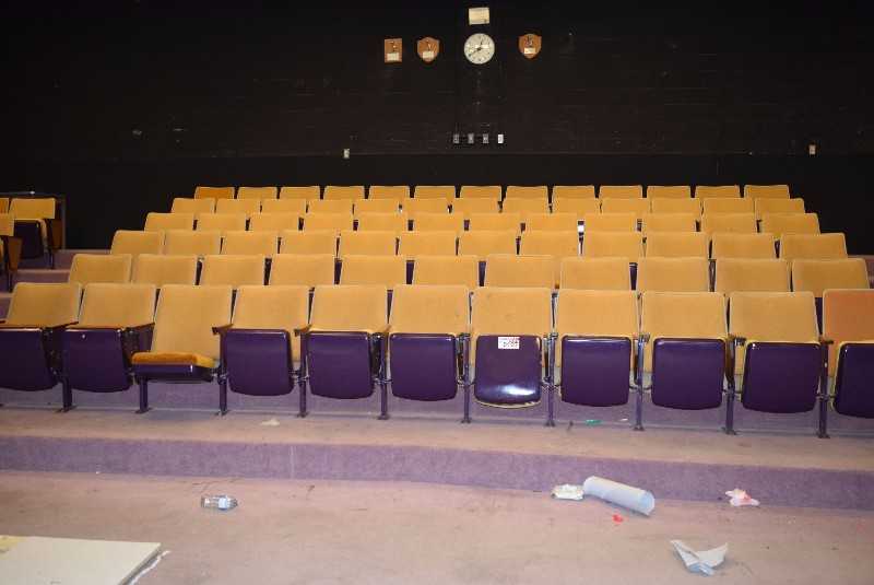 LOT OF THEATRE STYLE FOLDING CHAIRS - MISCELLANEOUS