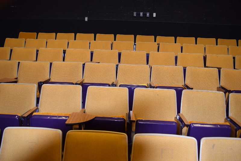 LOT OF THEATRE STYLE FOLDING CHAIRS - MISCELLANEOUS