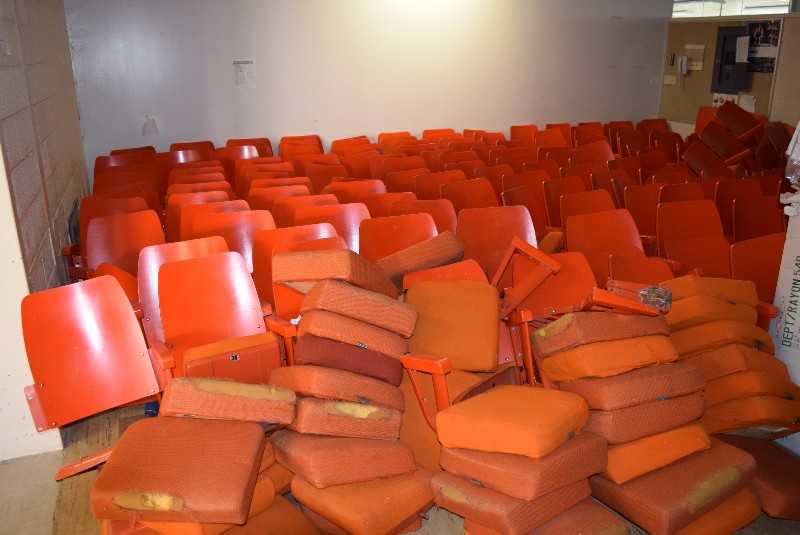 LOT OF MOVIE THEATRE FOLDING CHAIRS - MISCELLANEOUS