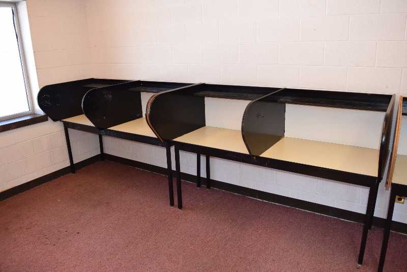 LOT OF STUDENT STUDY DESK - MISCELLANEOUS