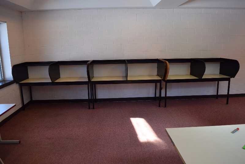 LOT OF STUDENT STUDY DESK - MISCELLANEOUS