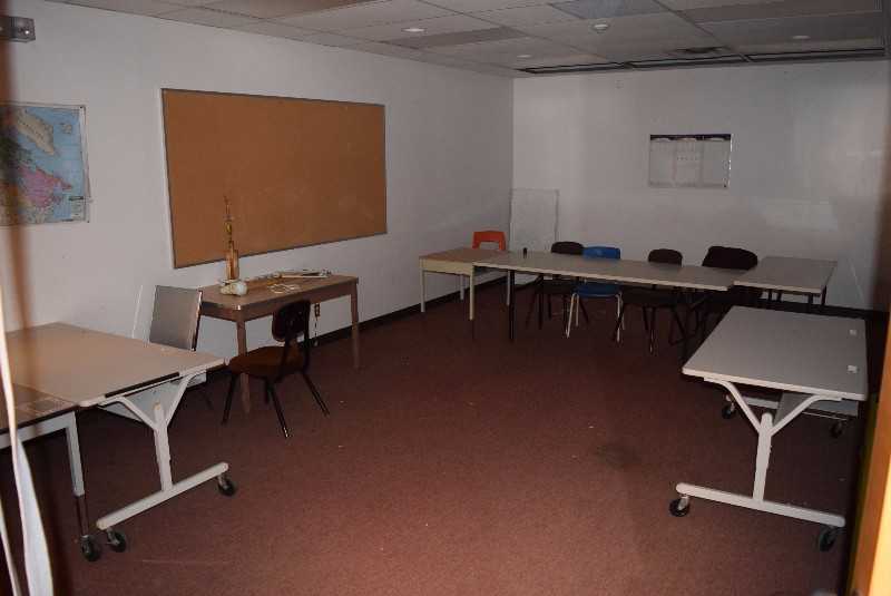 CONTENTS OF ROOM TABLES CHAIRS - MISCELLANEOUS