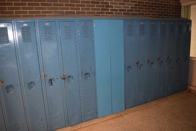 LOT OF STUDENT LOCKERS - MISCELLANEOUS