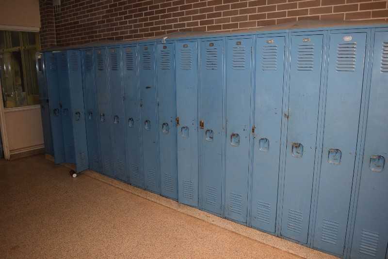 LOT OF STUDENT LOCKERS - MISCELLANEOUS