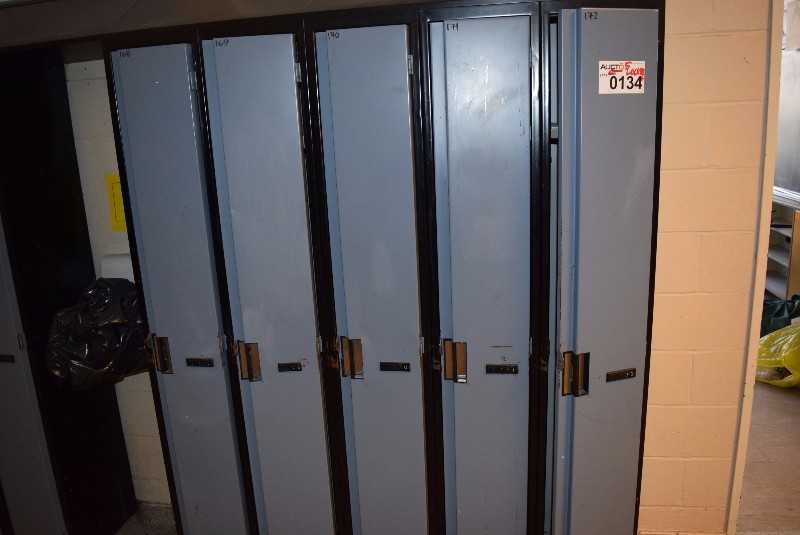 LOT OF 5 STUDENT LOCKERS - MISCELLANEOUS