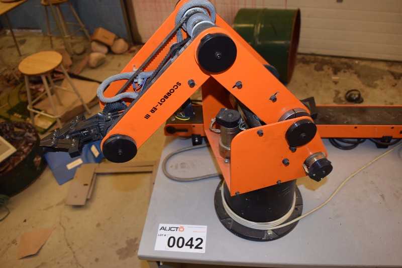 ESHED ROBOTICS ARM ASSEMBLY WITH CONTROLLER - MISCELLANEOUS