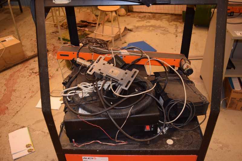 ESHED ROBOTICS ARM ASSEMBLY WITH CONTROLLER - MISCELLANEOUS