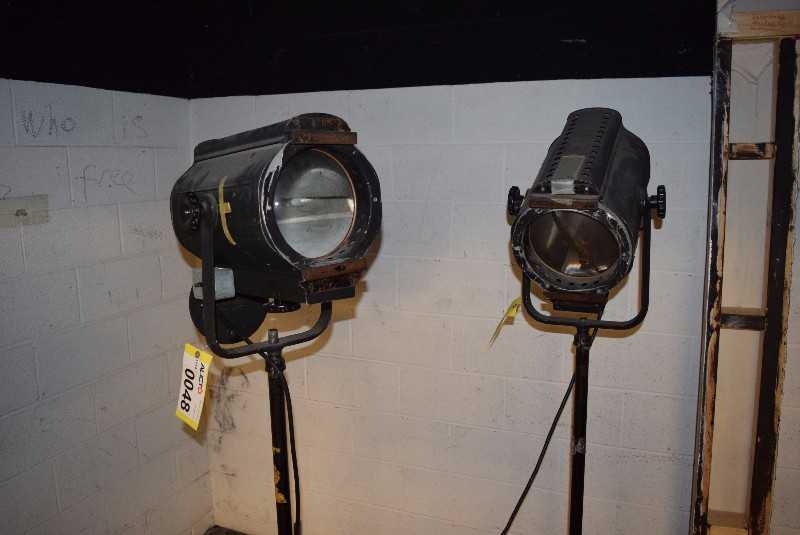 LOT OF 2 MAJOR EQUIPMENT THEATRICAL SPOTLIGHTS FIXTURES  - MISCELLANEOUS