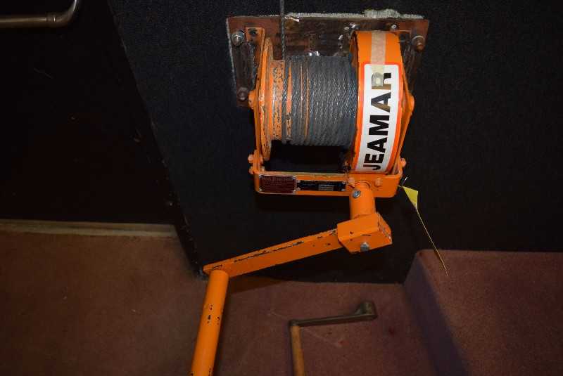 JEAMAR WINCHES WG 1100 LBS. CAPACITY WINCH - MISCELLANEOUS