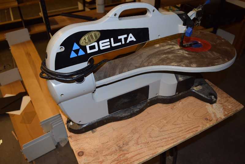 DELTA MACHINERY 40-570 120 V HIGH SPEED SCROLL SAW - MISCELLANEOUS