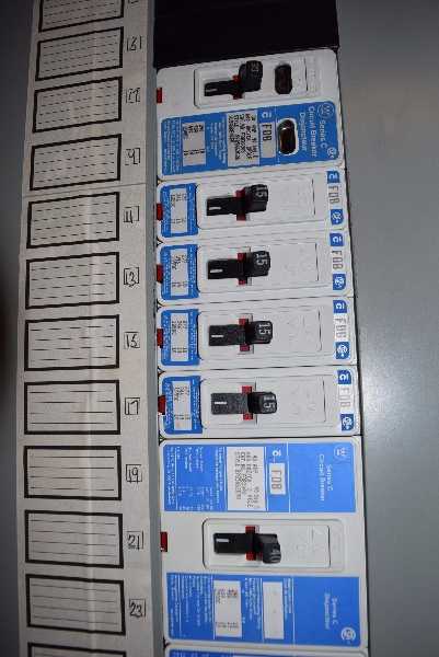 WESTINGHOUSE BREAKER DISTRIBUTION PANEL CDP 600 A 120/208 VAC - MISCELLANEOUS