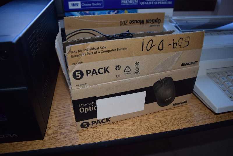 LOT OF COMPUTER ACCESSORIES - MISCELLANEOUS