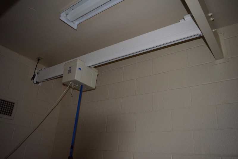 CHILTERN WLB 24 VAC CEILING MOUNTED MEDICAL HOIST 130 KG - MISCELLANEOUS