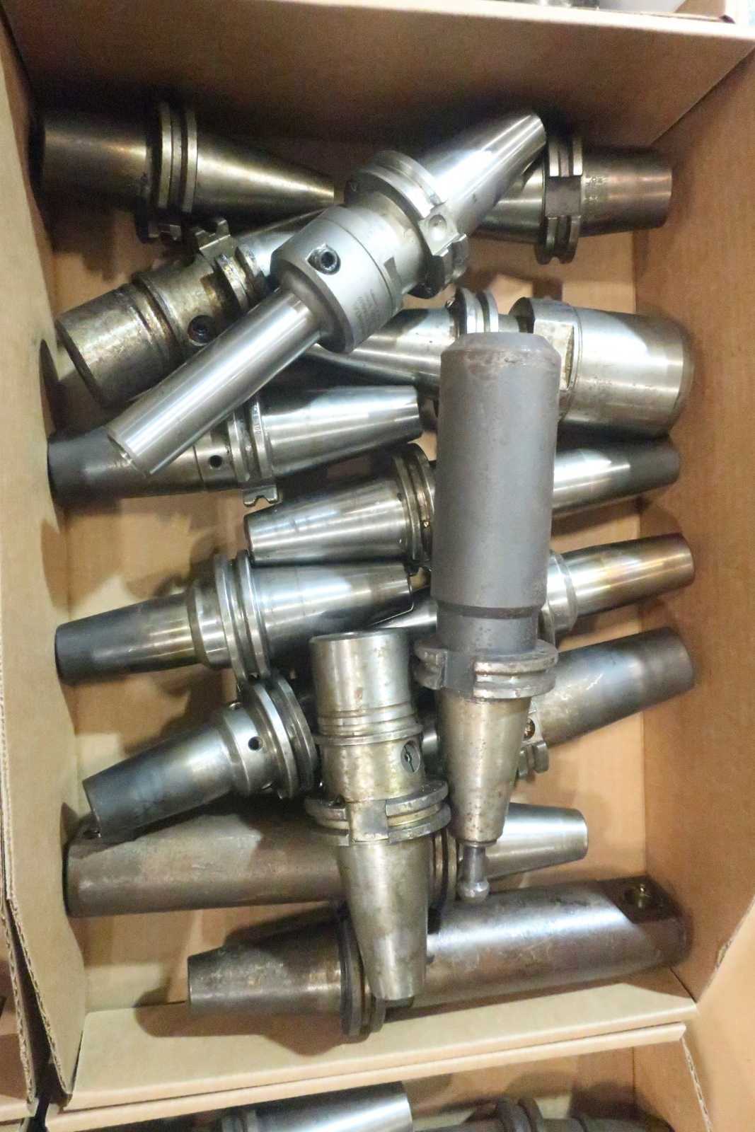 LOT OF ASSORTED CAT40 TOOL HOLDERS WITH ATTACHMENTS - ELECTRIC POWER TOOLS