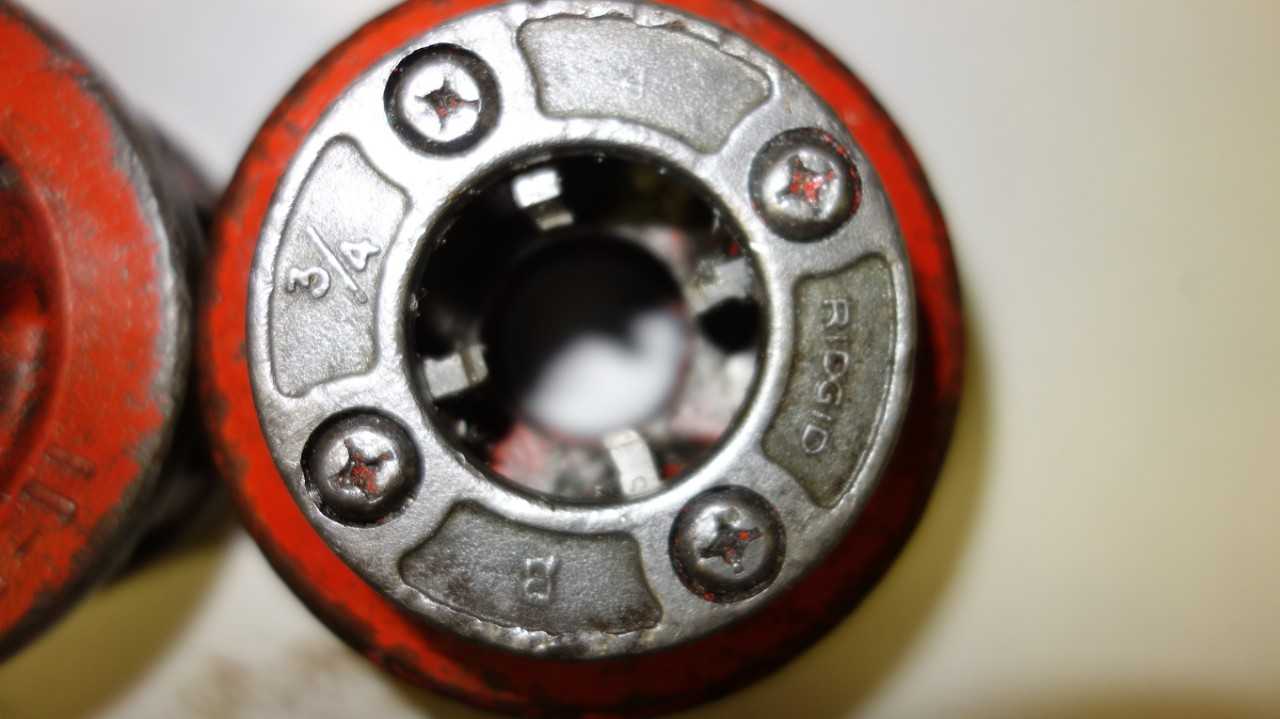 LOT OF 2 RIDGID 3/4 IN DIE HEADS - ELECTRIC POWER TOOLS