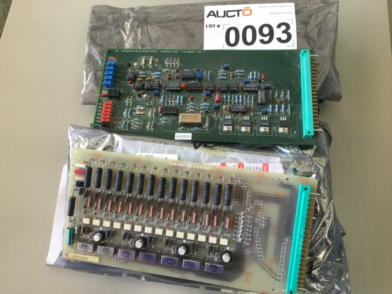 Lot of Electronic Controls - AUTOMATION & CONTROLS