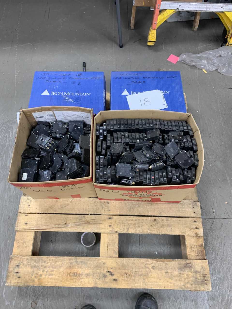 Single Pole 15 Amp Federal Pioneer and Square D Breakers - CIRCUIT BREAKERS