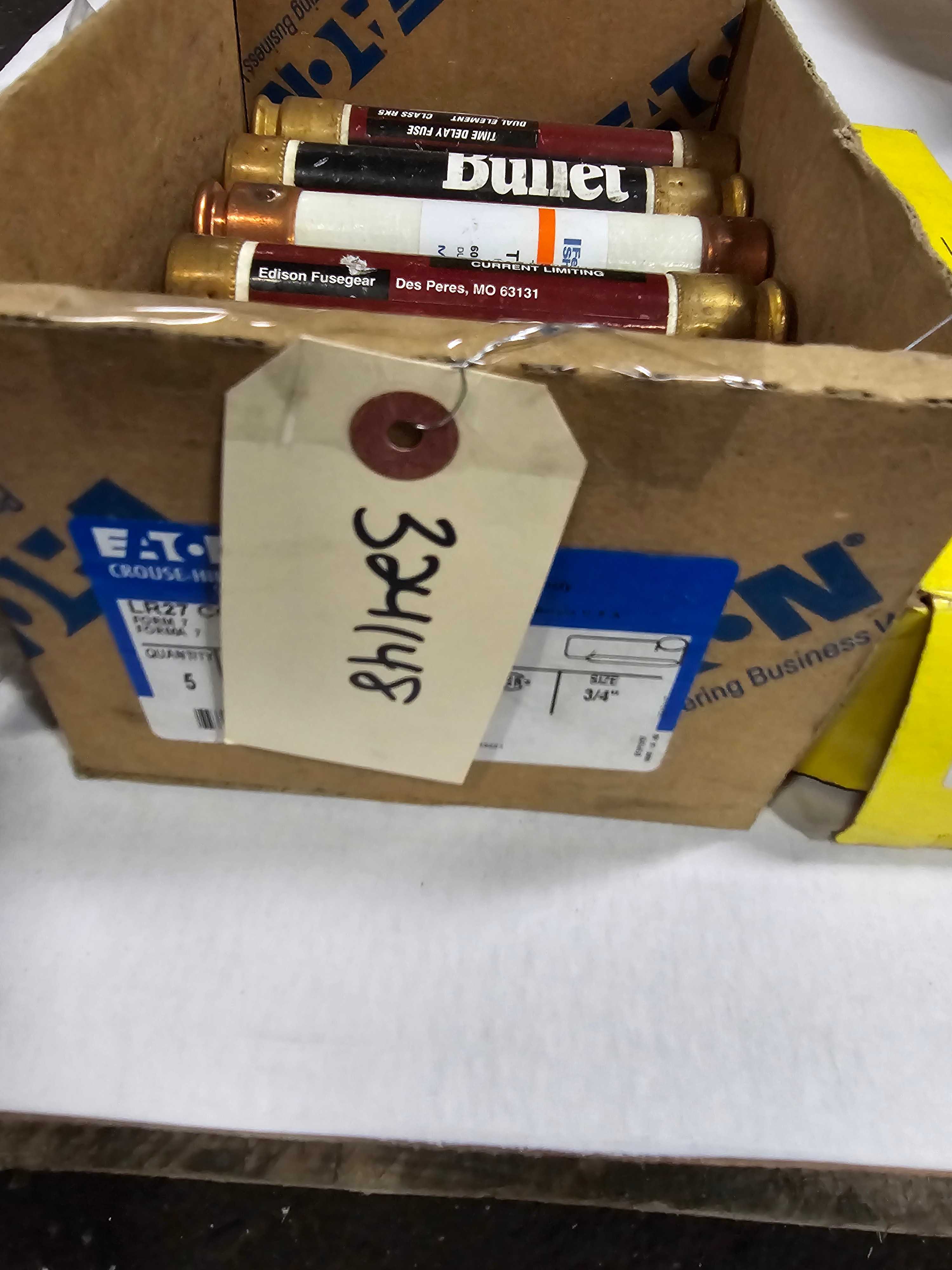 LOT OF FUSES & MANUAL MOTOR SWITCH - ELECTRICAL COMPONENTS