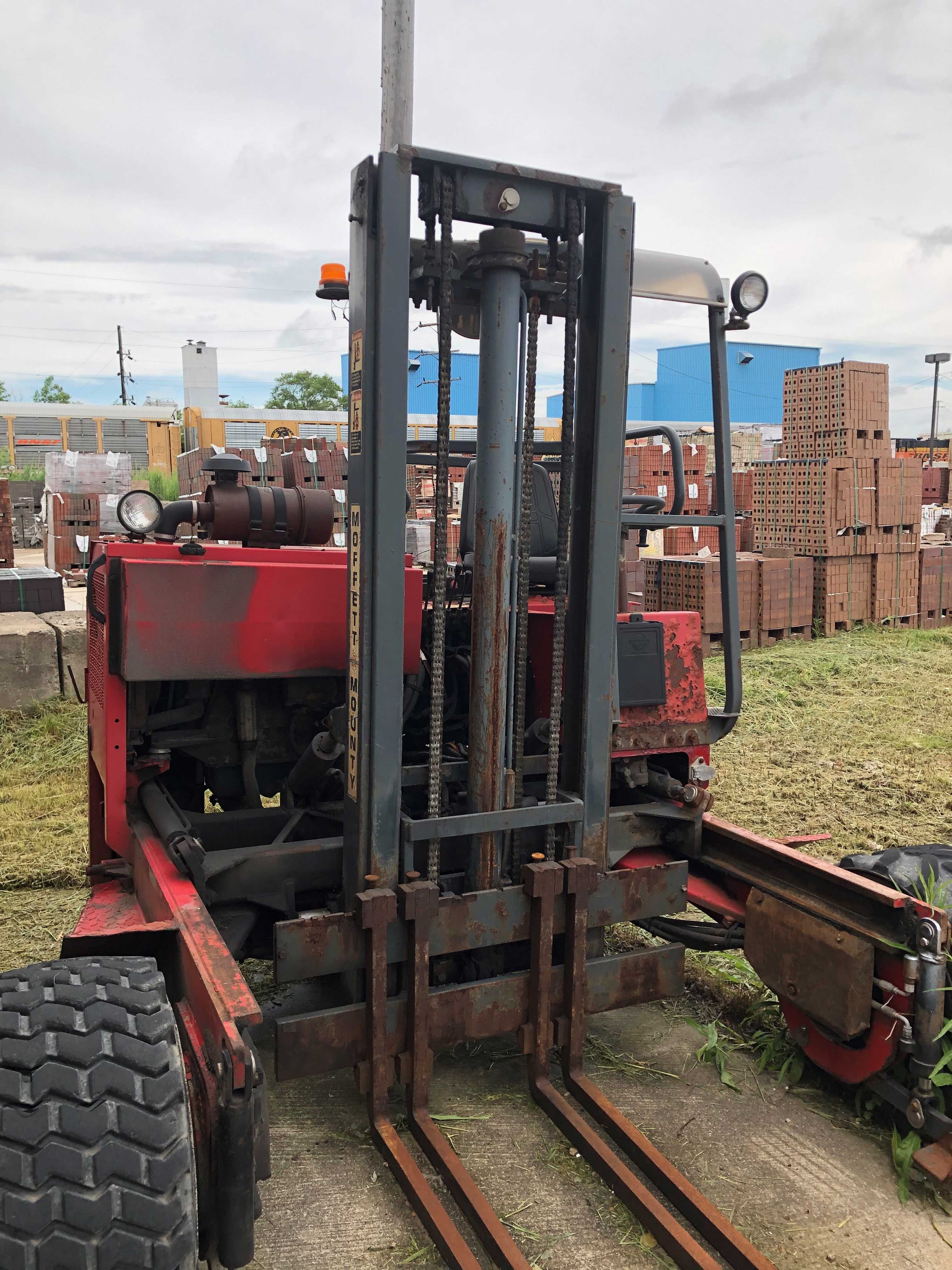 2000 MOFFETT M5000 SIT-DOWN FORKLIFT - SIT-DOWN FORKLIFTS