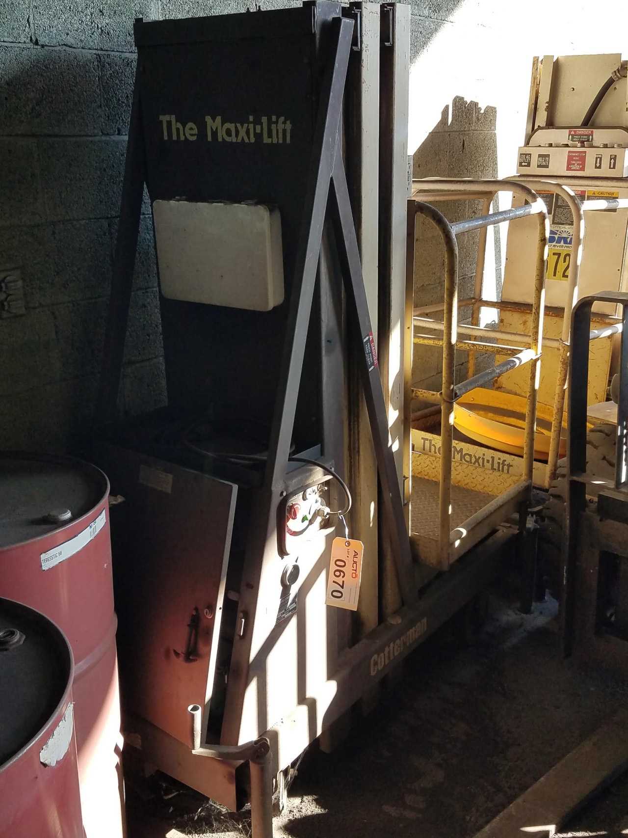 Repairable 300lb man lift, 21.5' height, 12V - ROLLING CARTS Repairable 300lb man lift, 21.5' height, 12V - ROLLING CARTS