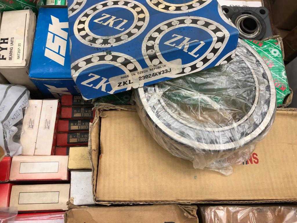 1 pallet of assorted bearings - BEARINGS