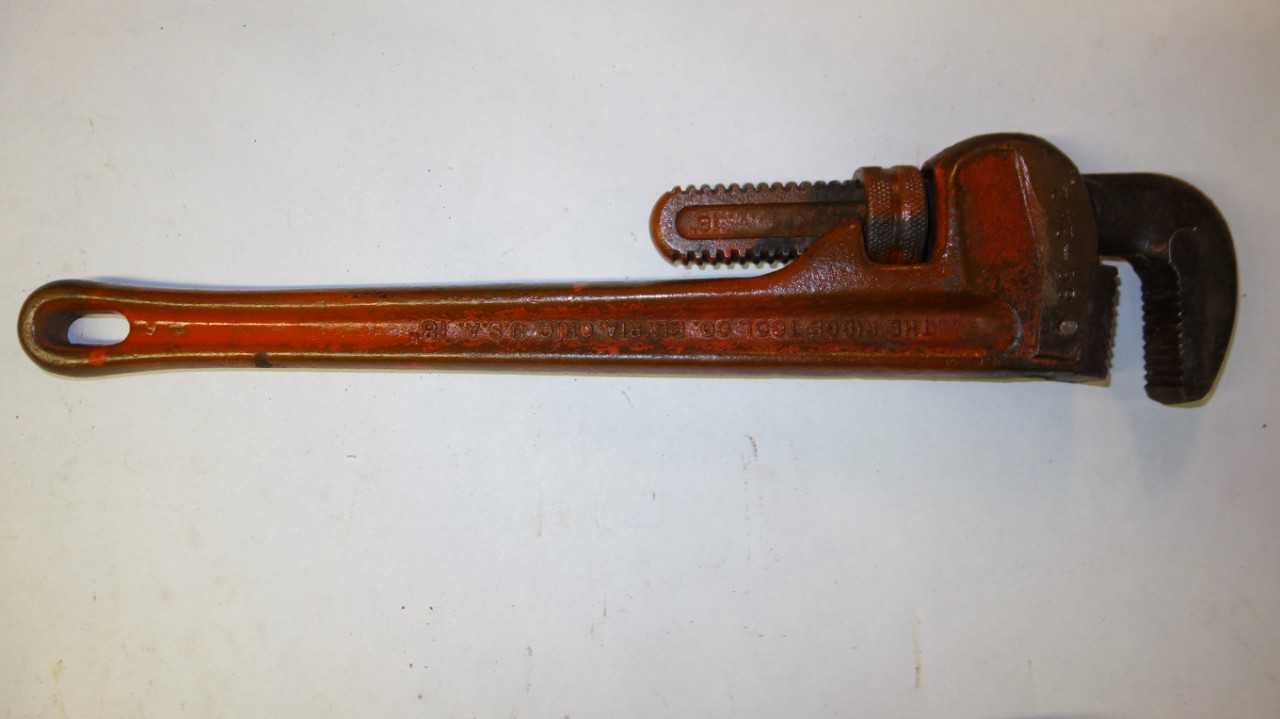 LOT OF 5 RIDGID 18 IN ADJUSTABLE PIPE WRENCHES - HAND TOOLS