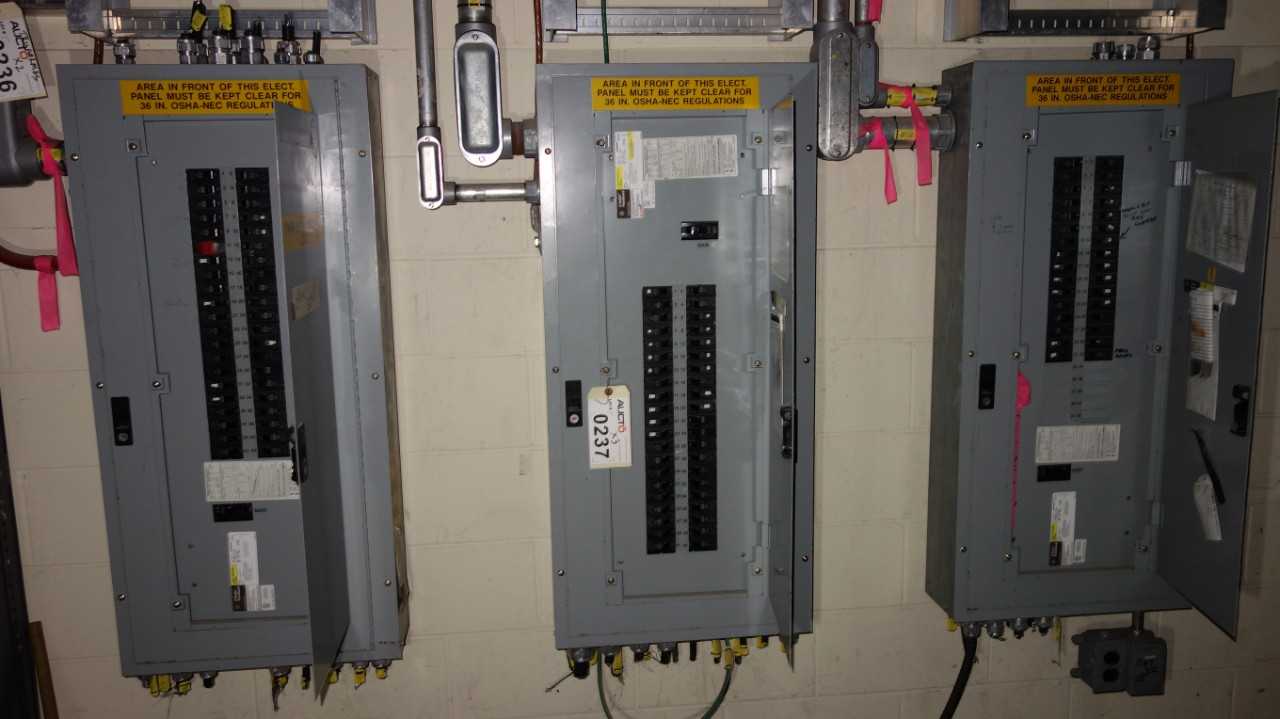 LOT OF 3 GENERAL ELECTRIC A SERIES PANEL BOARDS - AUTOMATION & CONTROLS