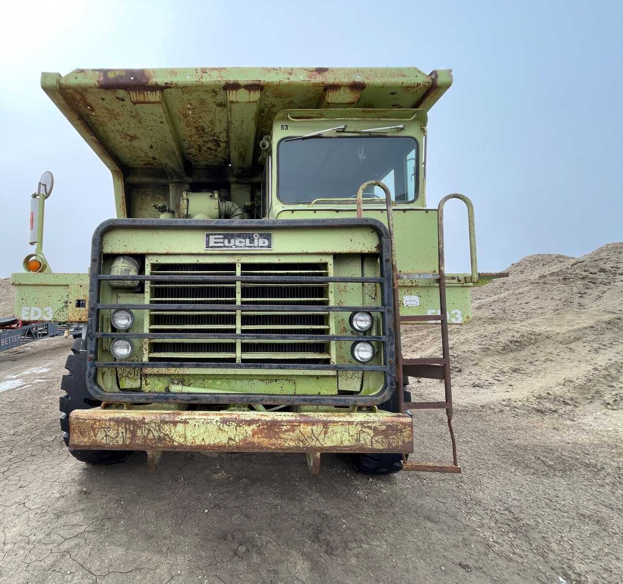 Lot of 2 Euclid R-35 Dump Trucks - CONSTRUCTION EQUIPMENT