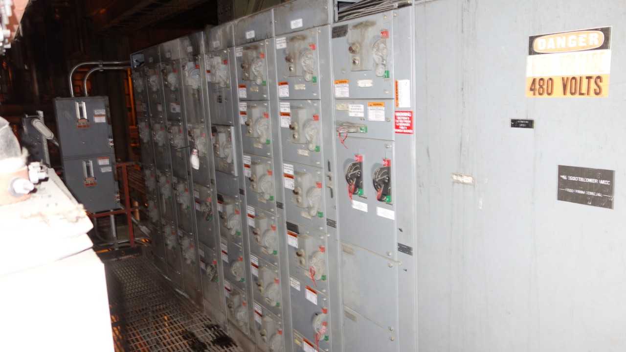 8X VERTICAL SECTIONS ALLEN BRADLEY 2100 CENTERLINE MCC BUCKETS (BUCKETS ONLY) - AUTOMATION & CONTROLS